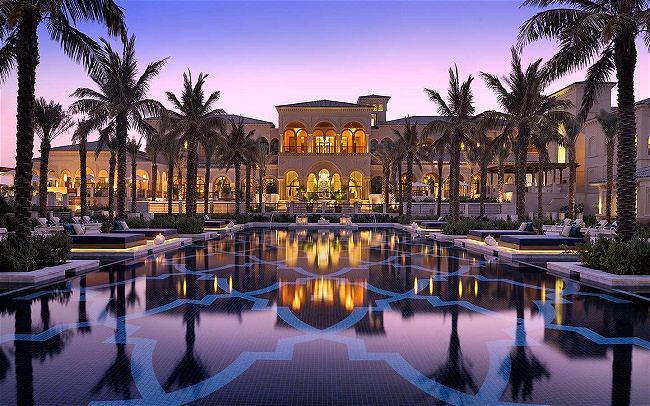 Wedding in Dubai & the UAE // Save the Date Wedding Planning Agency
