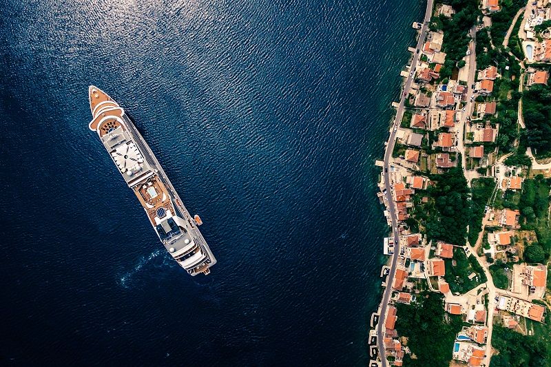 Small Intimate Wedding Abroad Destination Mini Guide by Amulet Weddings | Polina Rytova - Unsplash